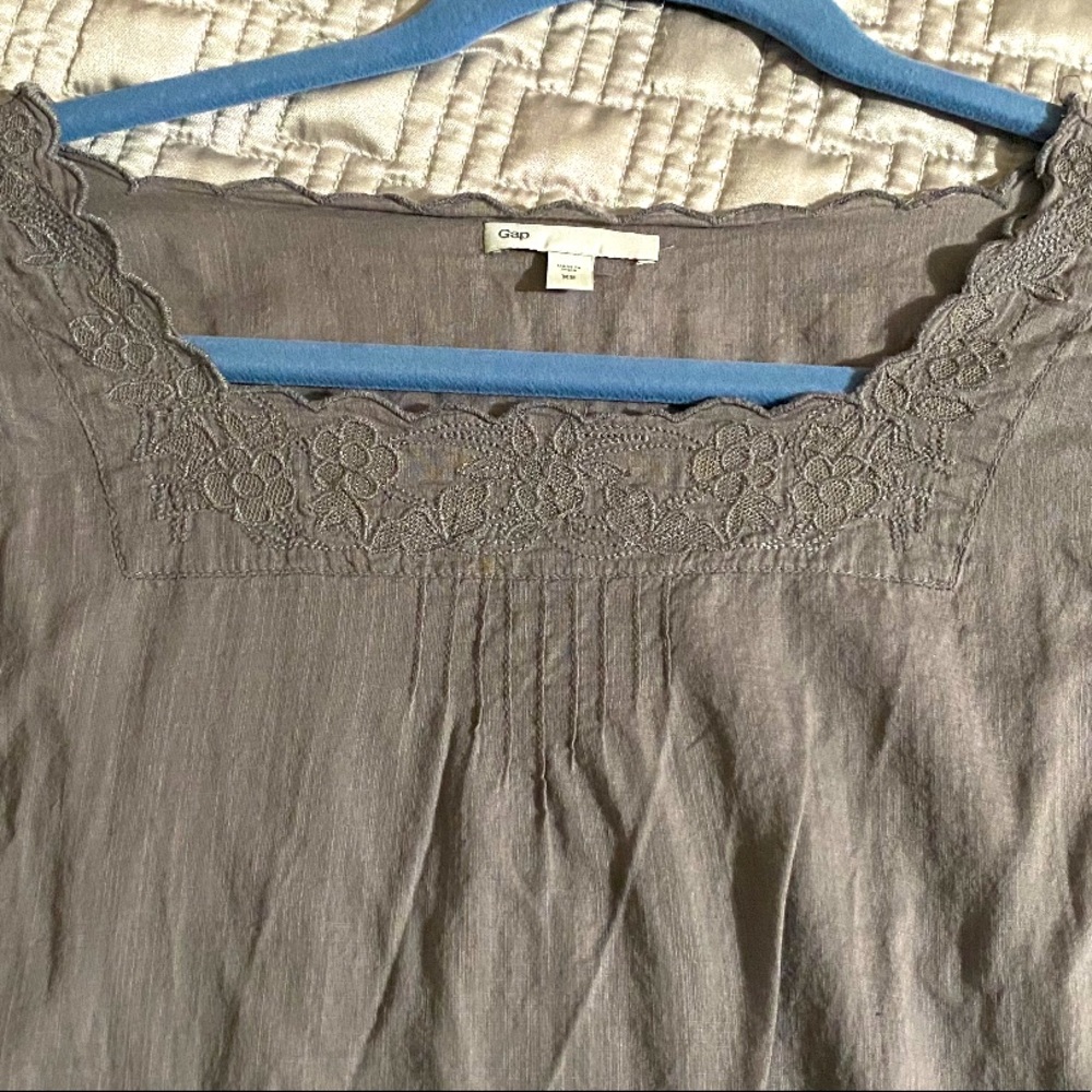 Gap Ruffled Tunic - Picture 4 of 9